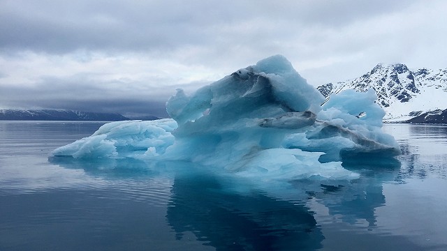 icebergsvalbardjbakerphoto